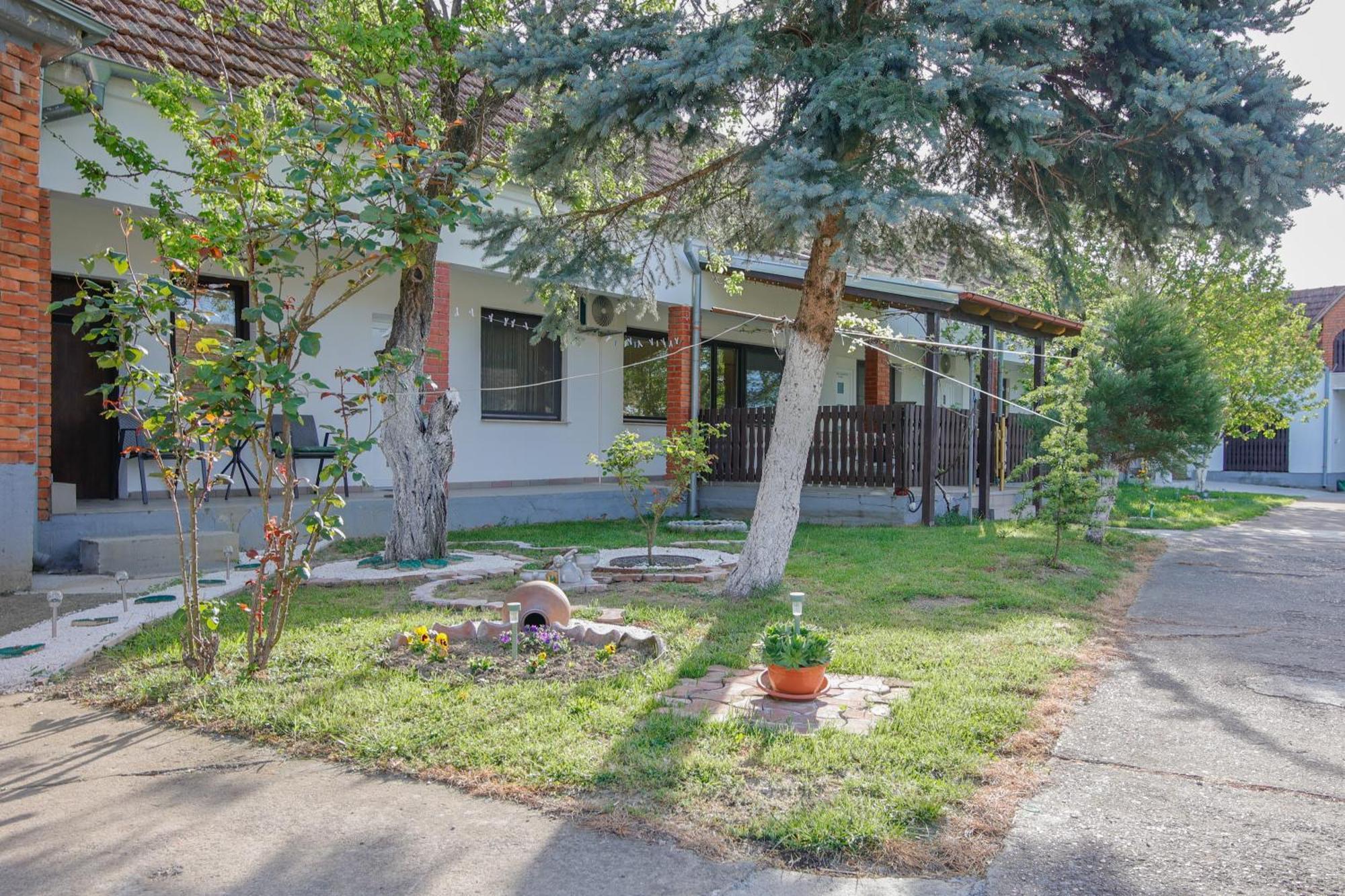 Apartman Marta I Soba Maja Gradiste 외부 사진